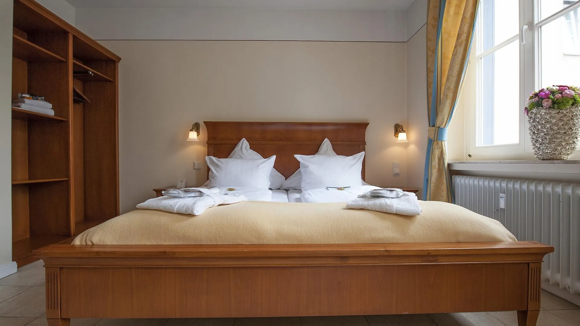 קלן XII Apostel Albergo מלון