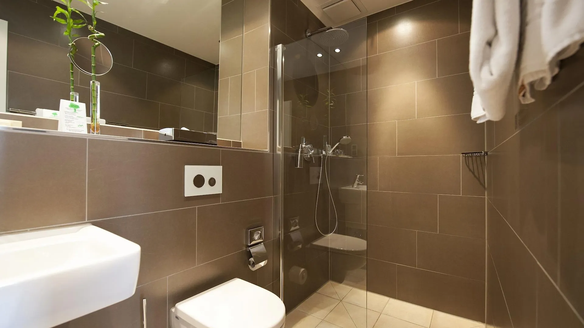 *** Hotel XII Apostel Albergo Cologne Germany