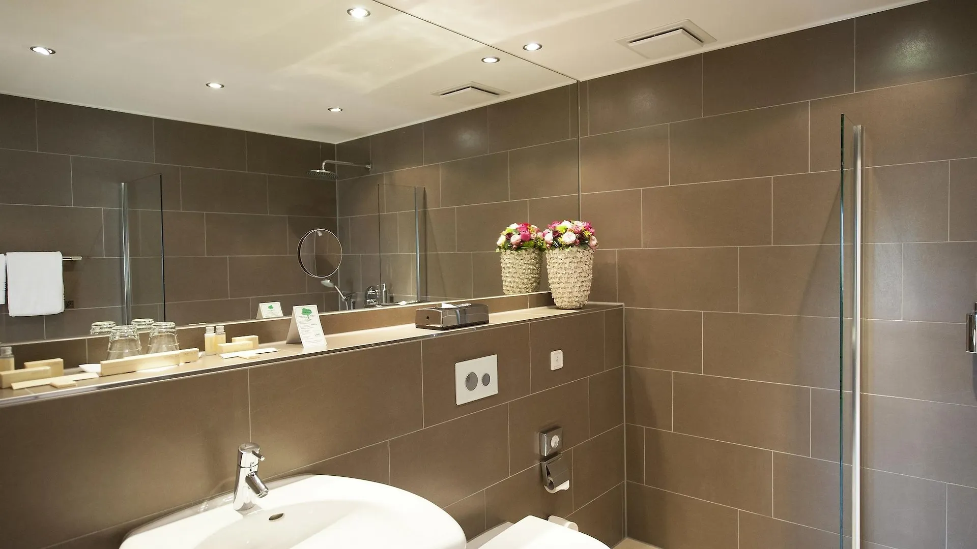 קלן XII Apostel Albergo 3*,