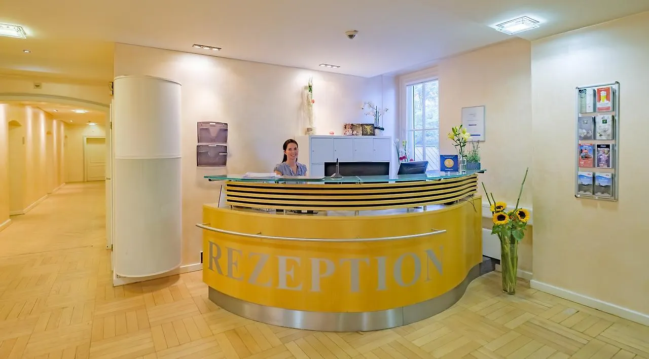קלן XII Apostel Albergo
