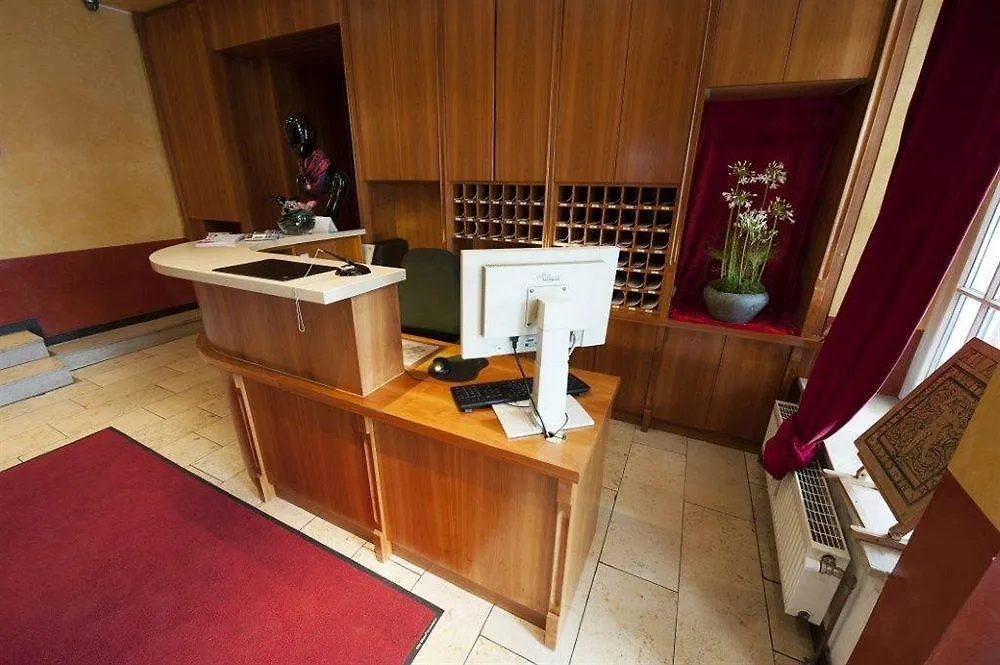 XII Apostel Albergo Кёльн