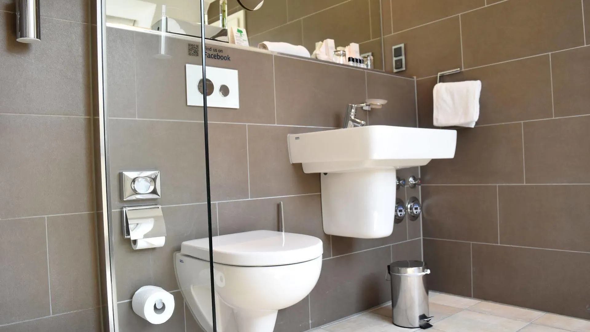 XII Apostel Albergo Кёльн Отель